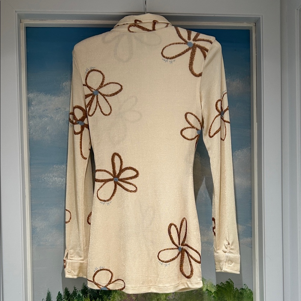 WITH JEAN Andy “Chalk & Flowers” Long Sleeve Cream Collar Button Mini Dress. - Picture 4 of 16